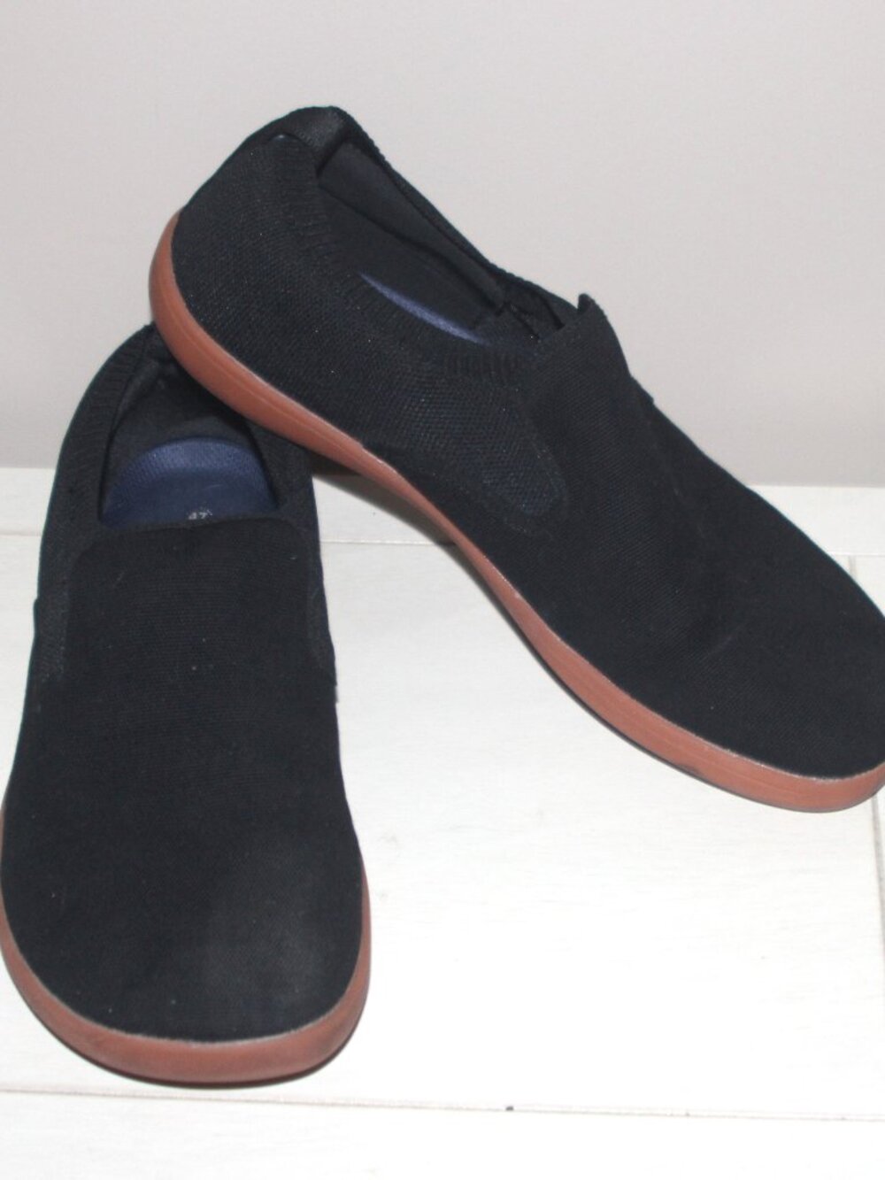 10a  EC MENS WHITIN  minimalist and barefoot shoes.  13 1/2 (47)